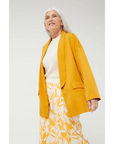 COMPAÑIA FANTASTICA BLAZER ABIERTA MOSTAZA