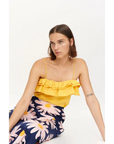 COMPAÑIA FANTASTICA TOP CON VOLANTE AMARILLO