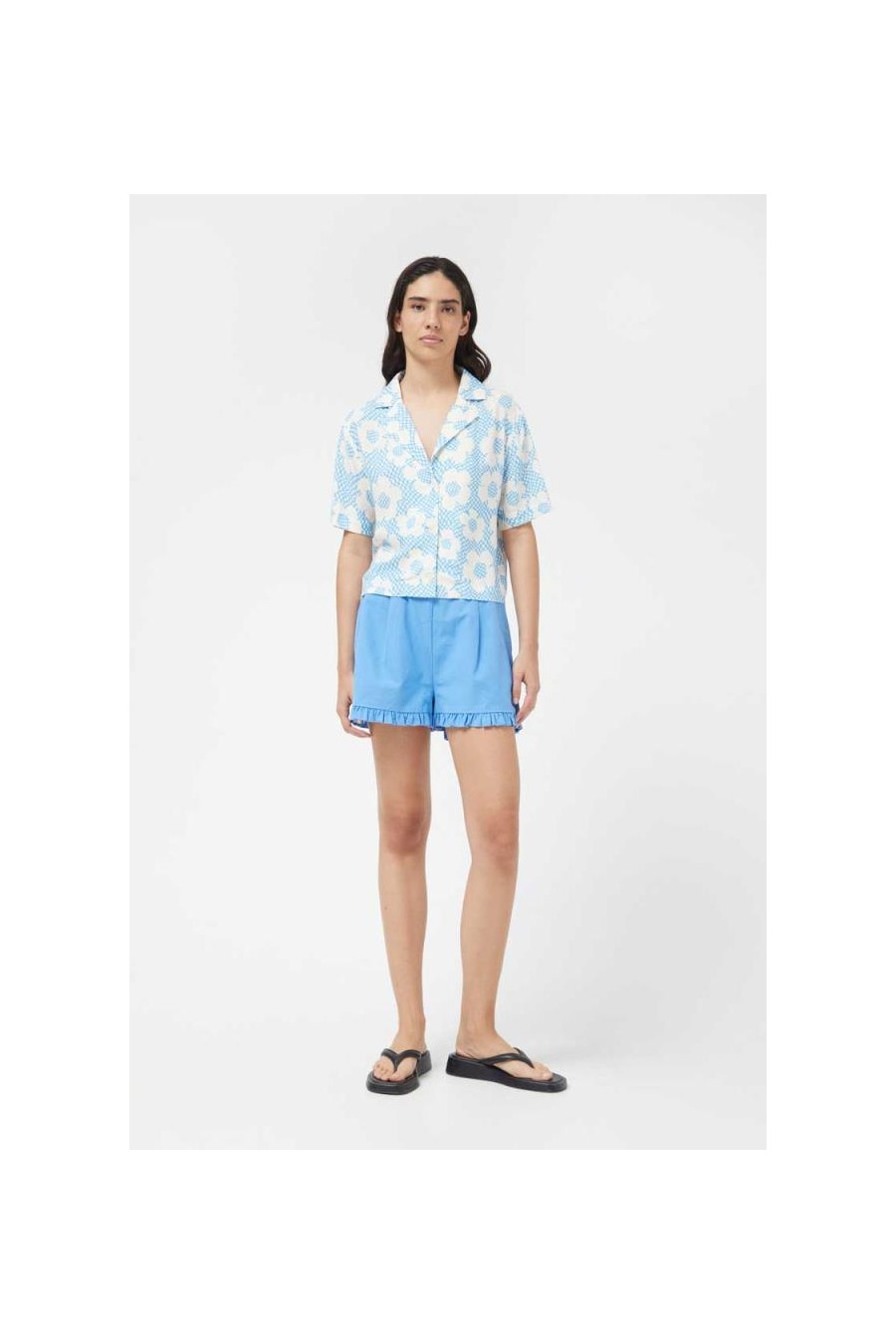 COMPAÑÍA FANTÁSTICA SHORT CON VOLANTE AZUL 