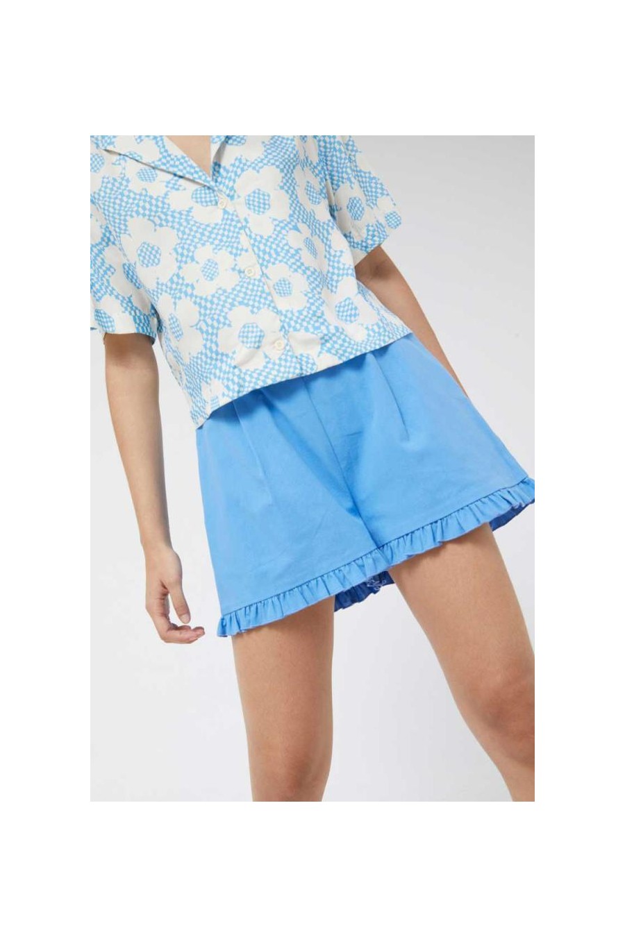 COMPAÑÍA FANTÁSTICA SHORT CON VOLANTE AZUL 