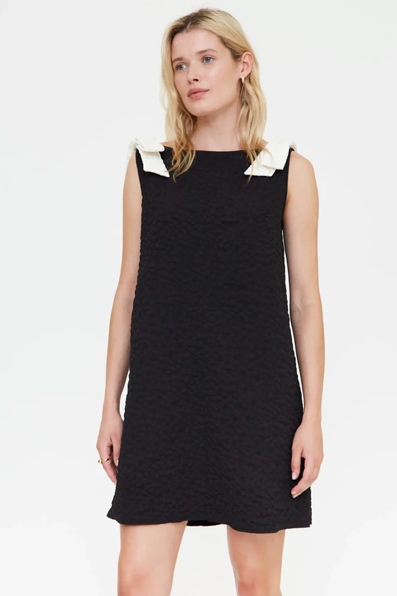 COMPANIA FANTASTICA VESTIDO CORTO NEGRO CON TEXTURA FLORAL