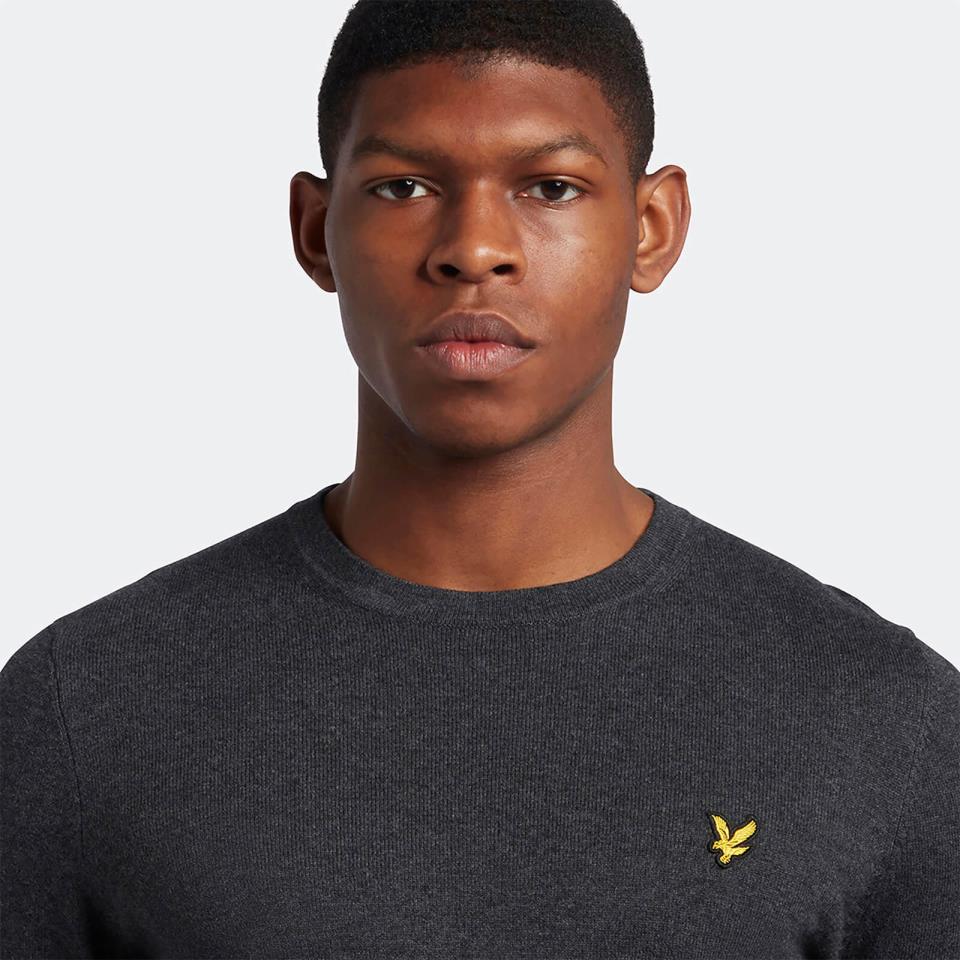 LYLE &amp; SCOTT CREW NECK C MERINO JUMPER CHARCOAL