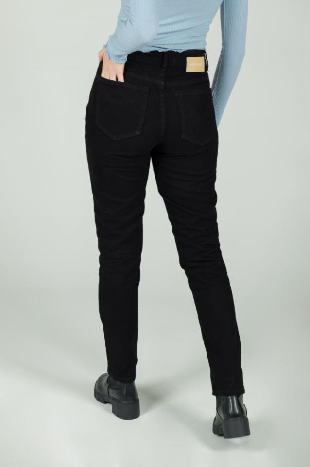 24 COLOURS SLIM MOM JEANS NEGRO