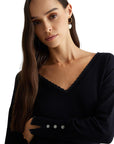 LIU JO SWEATER CON CUELLO EN V NEGRO