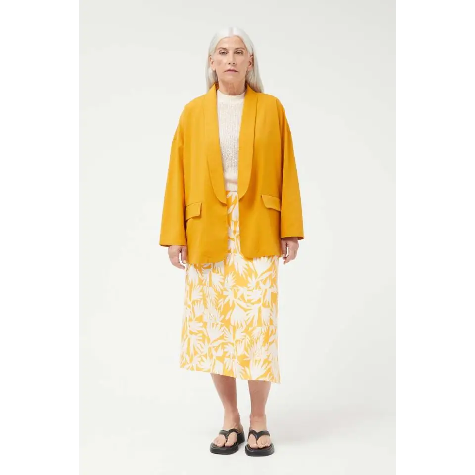 COMPAÑIA FANTASTICA BLAZER ABIERTA MOSTAZA