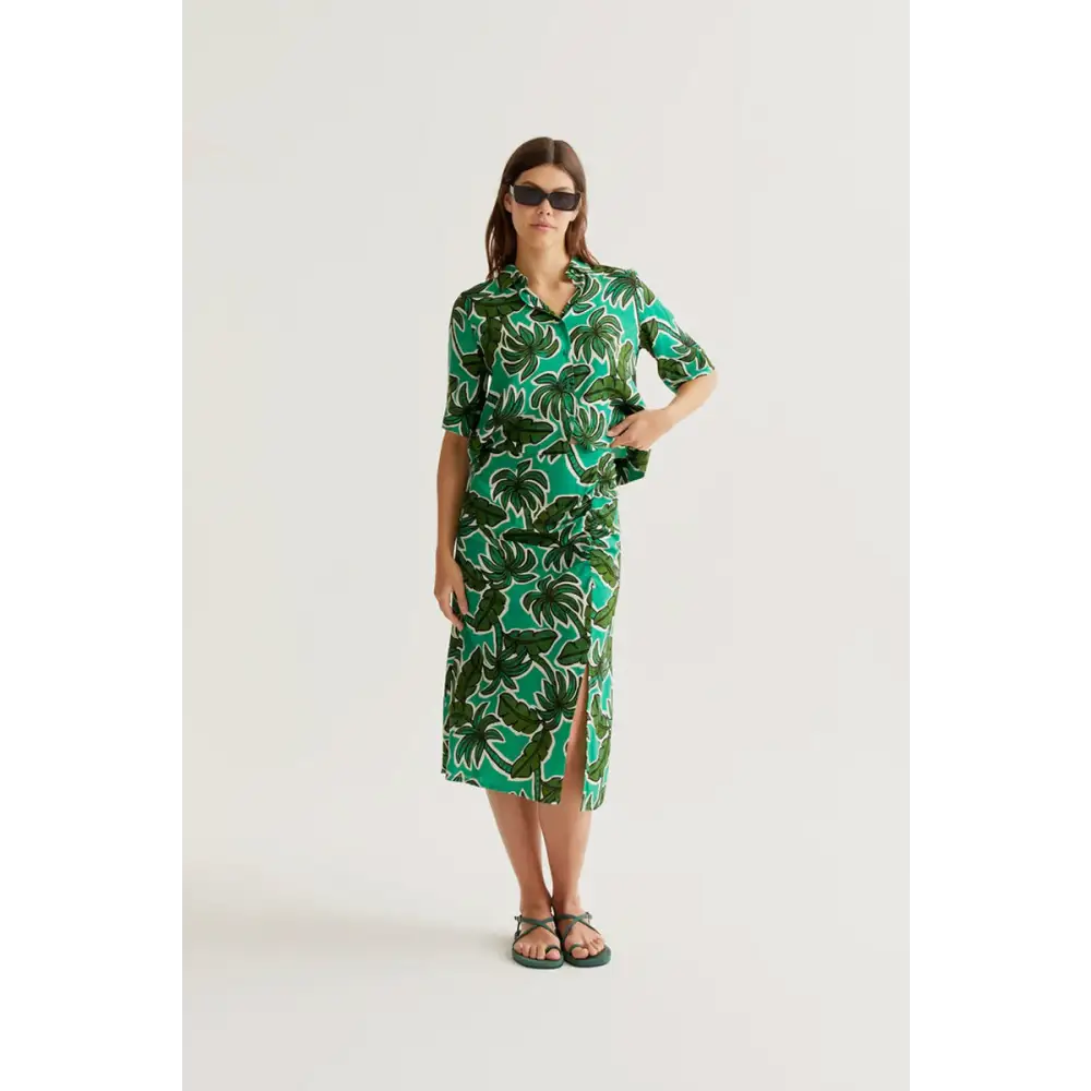 COMPAÑIA FANTASTICA FALDA MIDI CON ESTAMPADO PALM