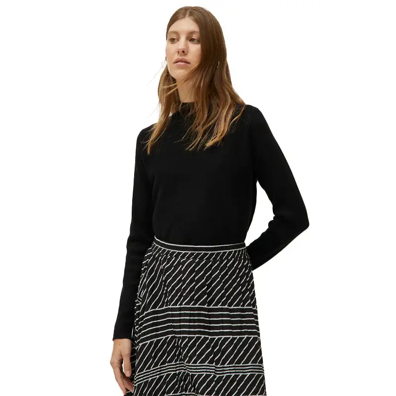COMPANIA FANTASTICA JERSEY EVASE CUELLO MOCK NEGRO