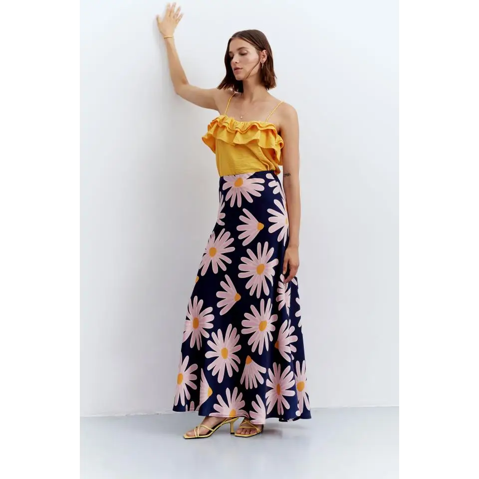 COMPAÑIA FANTASTICA TOP CON VOLANTE AMARILLO