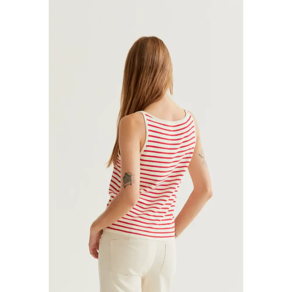 COMPANIA FANTASTICA TOP DE RAYAS BLANCO Y ROJO CON BORDADO DE FRESA