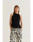 COMPAÑIA FANTASTICA TOP PLISADO NEGRO