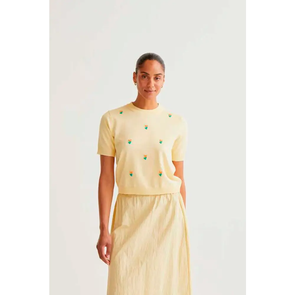 COMPANIA FANTASTICA TOP PUNTO SUAVE AMARILLO CON FLORES
