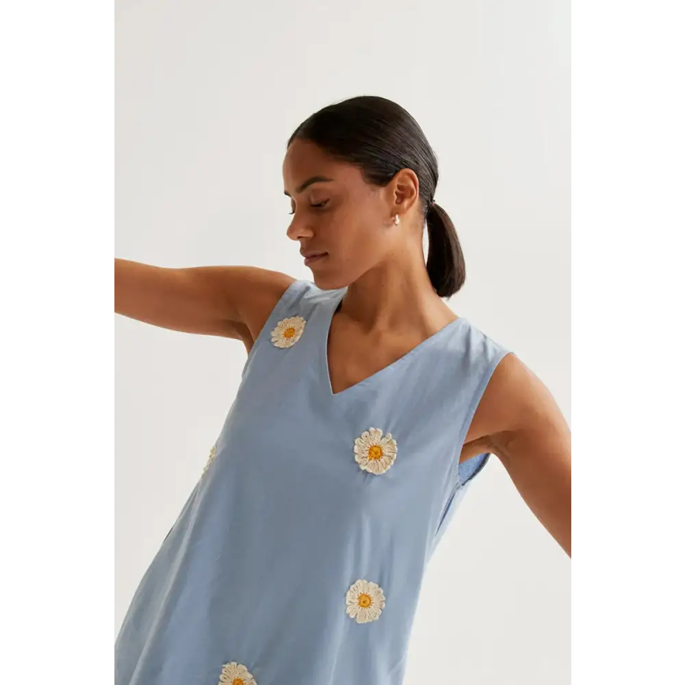 COMPAÑIA FANTASTICA VESTIDO CORTO CON BORDADO DE MARGARITAS